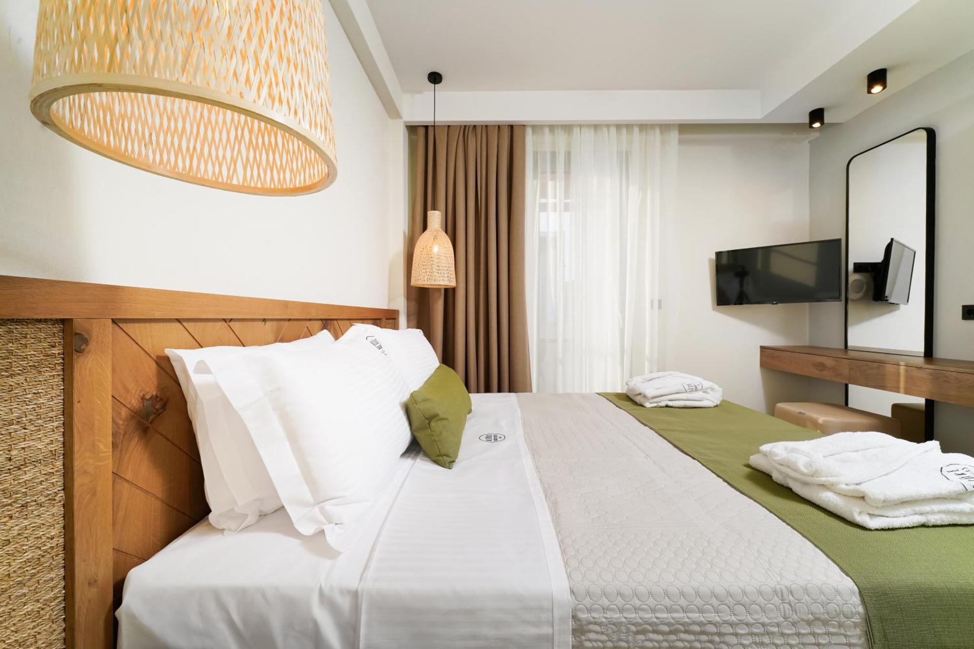 Azzure Luxury Suites Potos Buitenkant foto