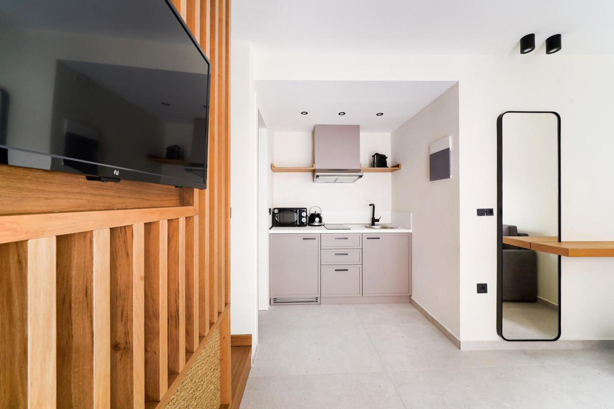 Azzure Luxury Suites Potos Buitenkant foto